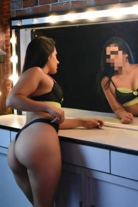 Lola Duarte — 7 / 9