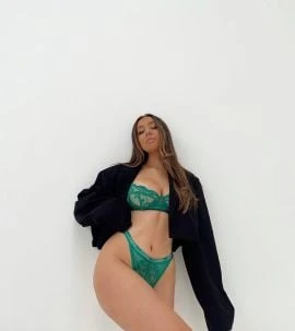 Cassye — 3 / 4