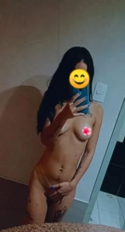 Sophia Raquelly — 1 / 5