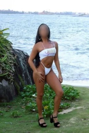 Júlia Sousa — 8 / 9