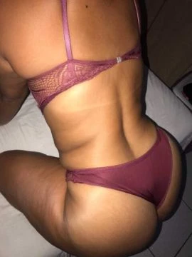 Dalila Evellyn — 4 / 5