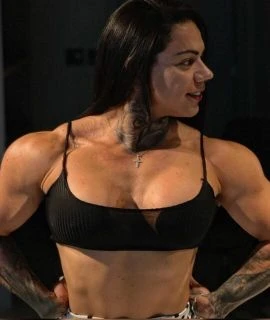 Julia Garcia — 5 / 7
