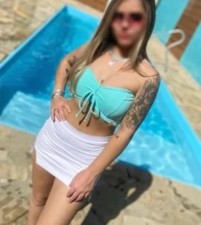 Monique novais — 2 / 7