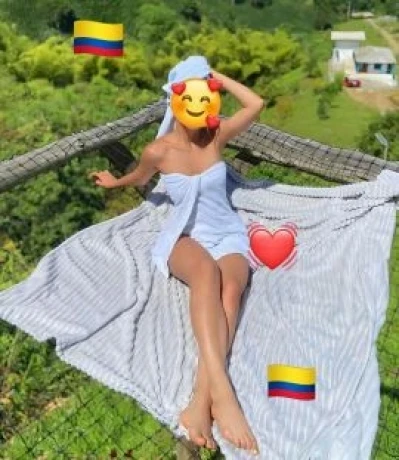 Salomé Colombiana — 3 / 9
