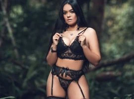 Monique Bastos — 4 / 5