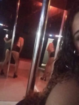 Mirella Moreira — 2 / 5
