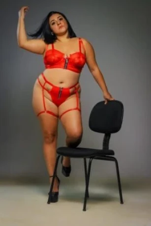 Bia Castro — 5 / 9