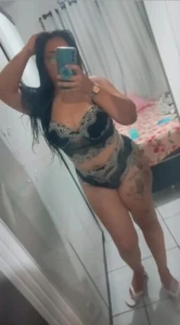 Gaby Guedes — 3 / 4