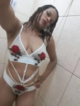 Raquel Sophye — 4 / 5