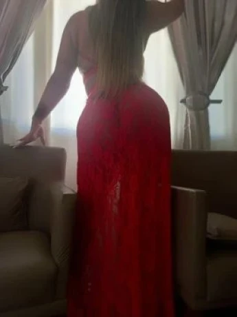 Priscila Antonelly — 3 / 5