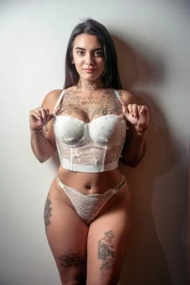 Alexia — 2 / 9