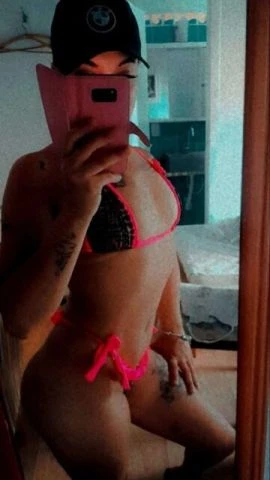 Monik Moura — 4 / 5
