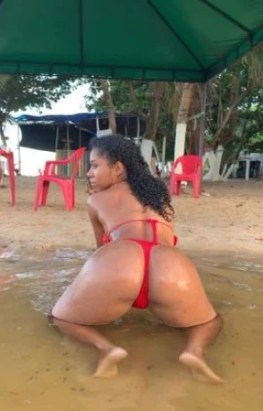 Luna Queiroz — 8 / 9