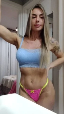 Lavínia Moura — 4 / 5