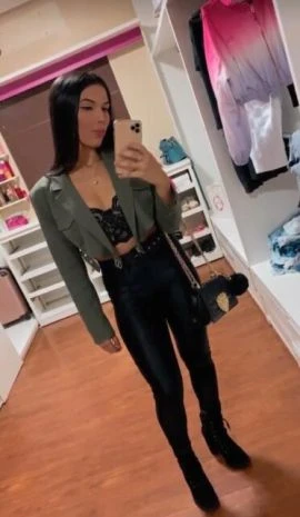 Looh Medeiros — 4 / 9