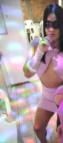 Monique Nunes — 4 / 9