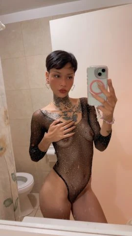 Sheyla — 5 / 9