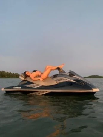 Hellem Mel — 4 / 9