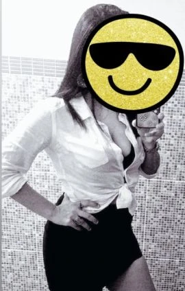 Cintia Mello — 3 / 4