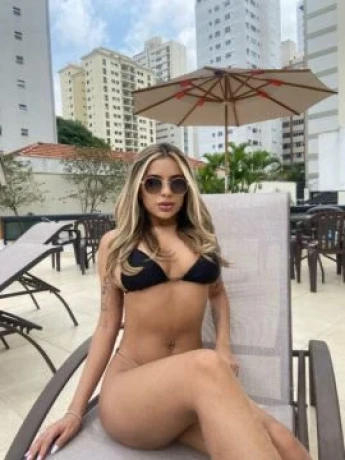 Jade Ferraz — 7 / 9