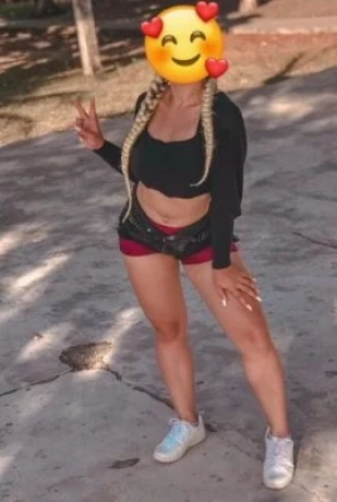 Duda Mello — 8 / 9