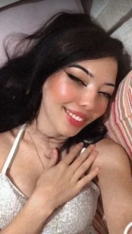 Beatriz Ayumi — 1 / 5