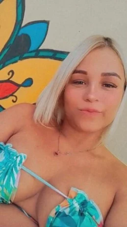 Kah Moreira — 4 / 5