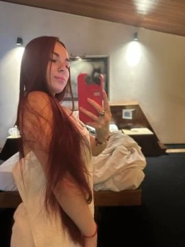 Mia — 2 / 9