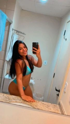 Estefane Medeiros — 7 / 9