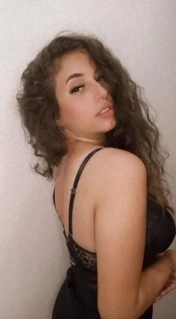 Aghata Reis — 4 / 5