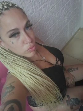 Reyna vanessa — 2 / 9