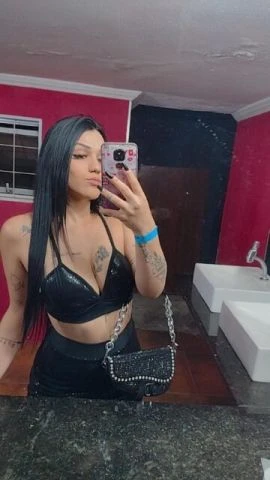 Clara Vaz — 4 / 5