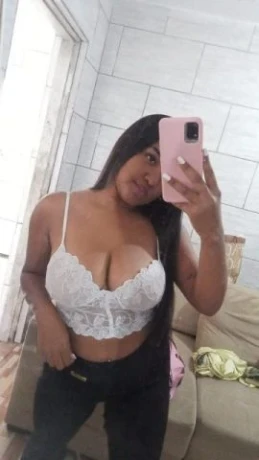 Ana Karolina — 4 / 5