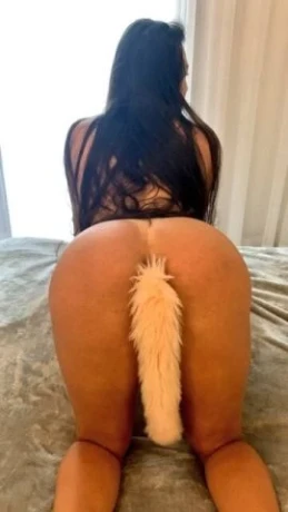 Eva Garcia — 2 / 5