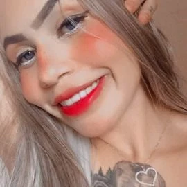 Vitória Campos — 4 / 5