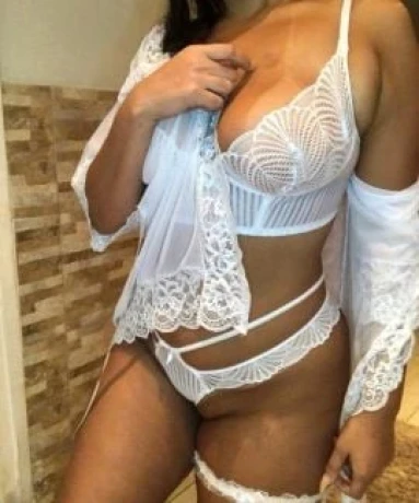 Jade Zarrir — 6 / 8