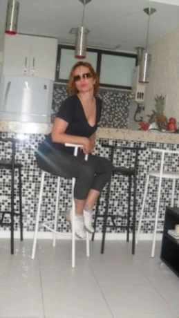 Bella Dias — 3 / 5