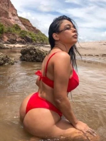 Carol Alves — 6 / 7