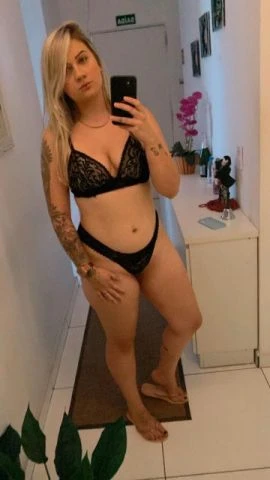 Bruna Melo — 6 / 8