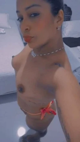 Renata Emily — 3 / 4