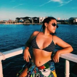 Yummi Oliveira — 4 / 5