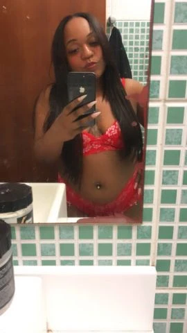Hellen Garcia — 2 / 5