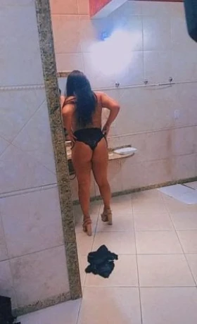 Bruna Melo — 6 / 9