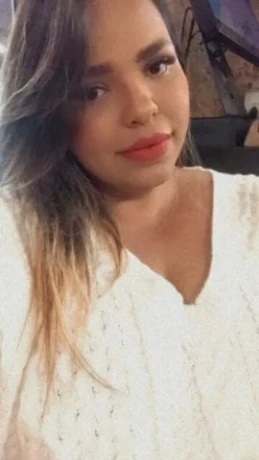 Laura Queiroz — 4 / 5