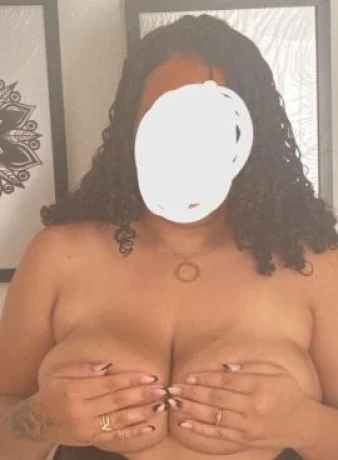 Layla Vitória — 1 / 5