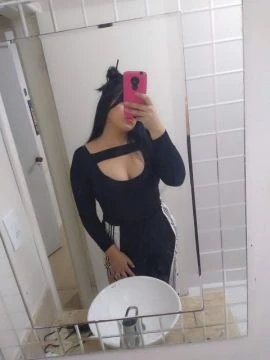 Aghata Muniz — 8 / 9