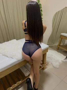 Ivonne — 7 / 9