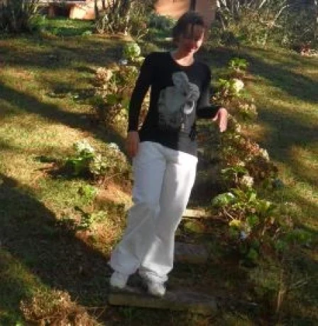 Bella Dias — 4 / 5