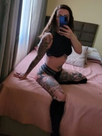 Agatha Beck — 8 / 9