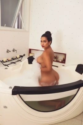 Eva Mendes — 4 / 5